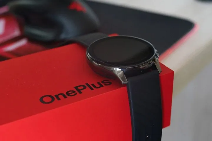 Le compte à rebours pour la OnePlus Watch 2 a commencé : Sortie en 2024